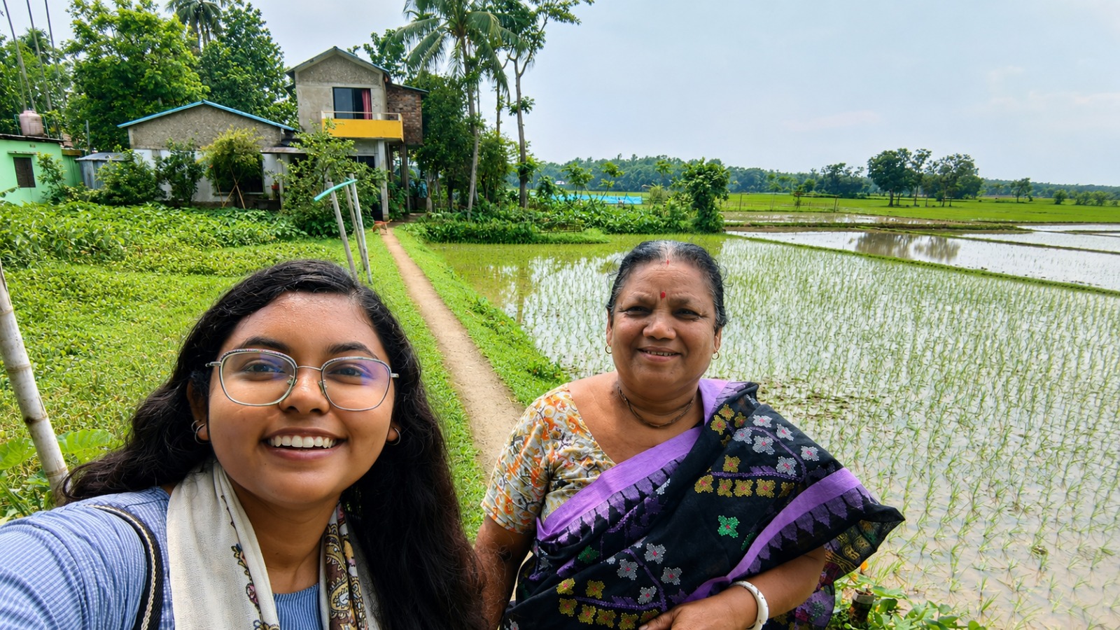মাঝের গাঁওতে মীনা রানী দেবী ও জাওয়াহ বিনতে মিজান স্বর্ণা 