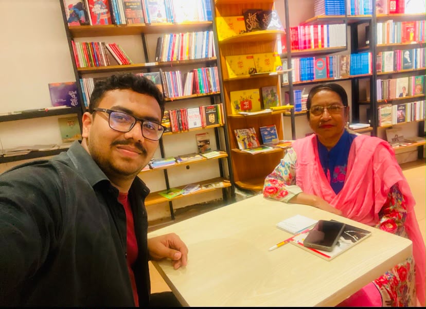 বনলতা বুক ক্যাফেতে মমতাজ বেগম পারভীন এবং মো. সাইদুর রহমান হৃদয় 